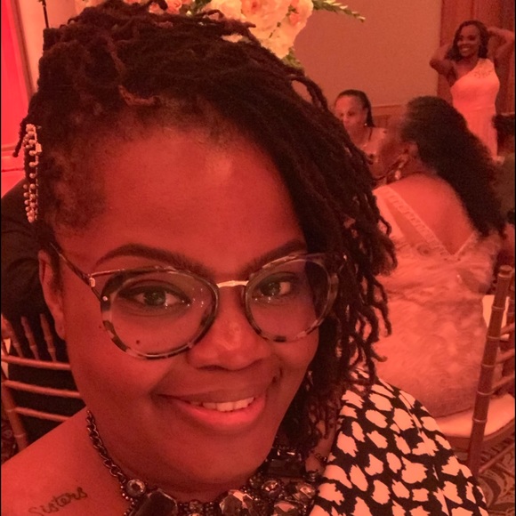 Meet the Posher Other - Meet your Posher, Danielle